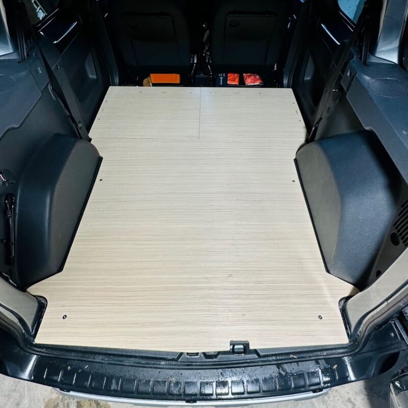 Podlahový panel-Dokker vpředu a vzadu