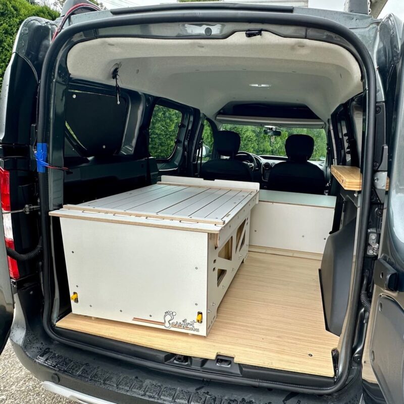 Příklad instalace podlahového panelu Dokker